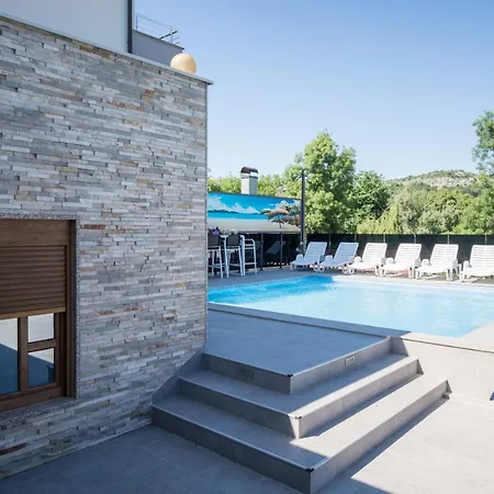 Adria Centar Kocusa Guest house *