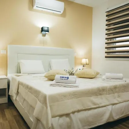 Adria Centar Kocusa 招待所 4*