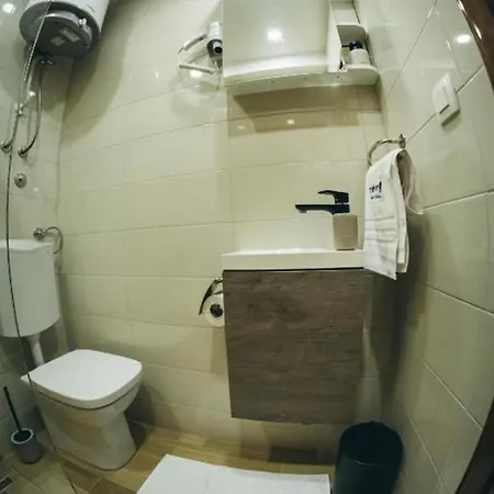 Adria Centar Kocusa 招待所 4*